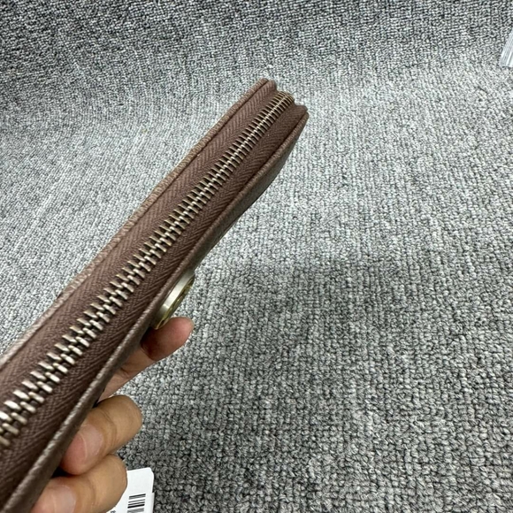 100% Authentic Gucci Leather Wallet - Picture 6 of 16